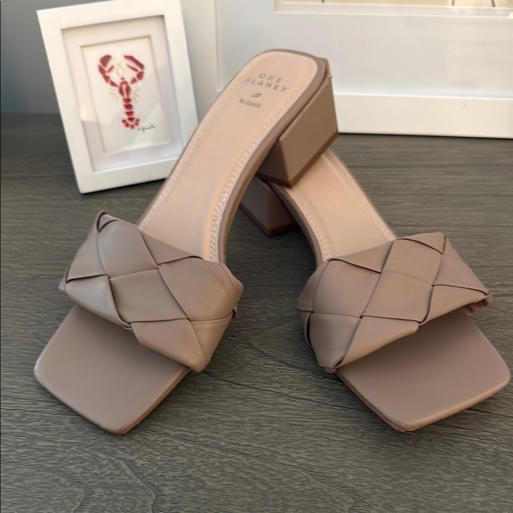 Tan Block Heel Woven Leather Shoes